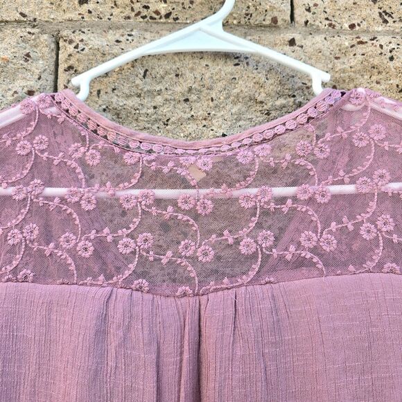 Elegant Pink Lace-Trimmed Women's Top - Picture 11 of 16